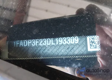 2013 Ford Focus Se z USA, uszkodzony, nr VIN 1FADP3F23DL193309